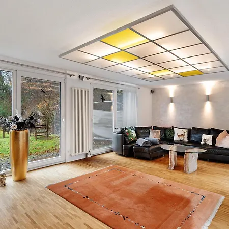 Villa Burschelberg - *